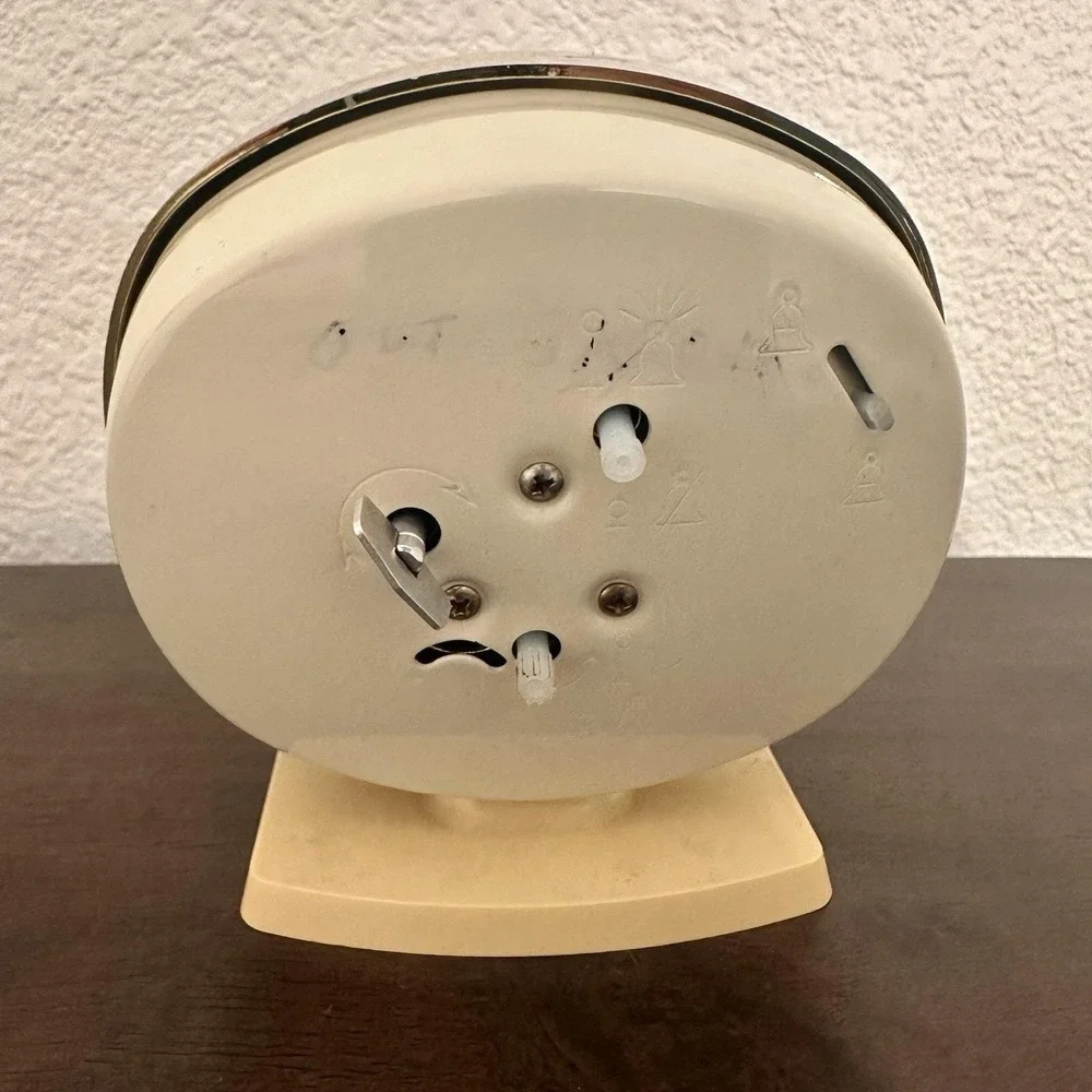 Vintage Westclox Big Ben Wind Up Alarm Clock Plastic Cream Brown Made in USA